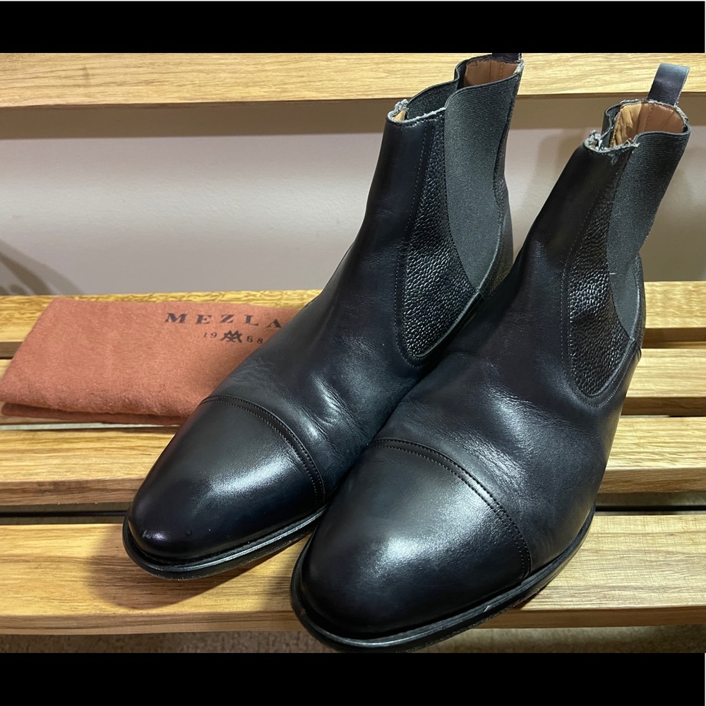 Mezlan Higgins Size 10 in black with dust bags and box